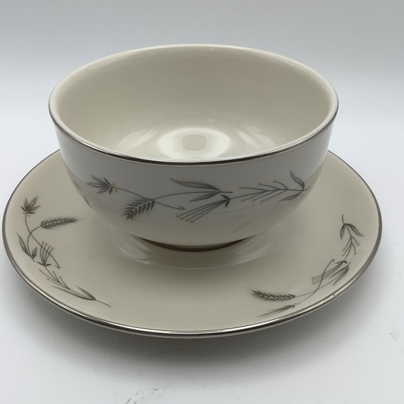 Vintage Taylor Smith & Taylor Co. Taylorton Silver Wheat Sauce Boat and Tray - Picture 1 of 10